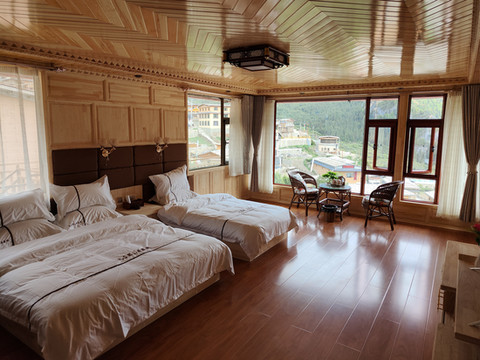 迭部扎尕那山居客栈