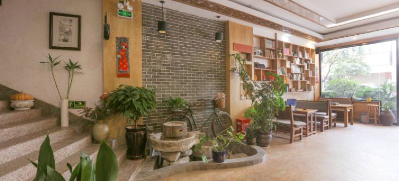 长悦人特色民宿(武陵源汽车站店)图片