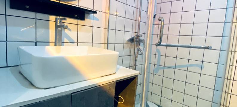 屋上乌酒店(苏州团结桥地铁站店)图片