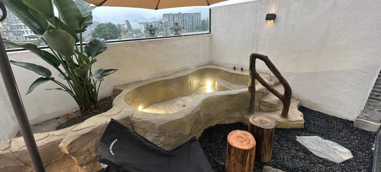 花海温泉酒店(都江堰景区店)图片