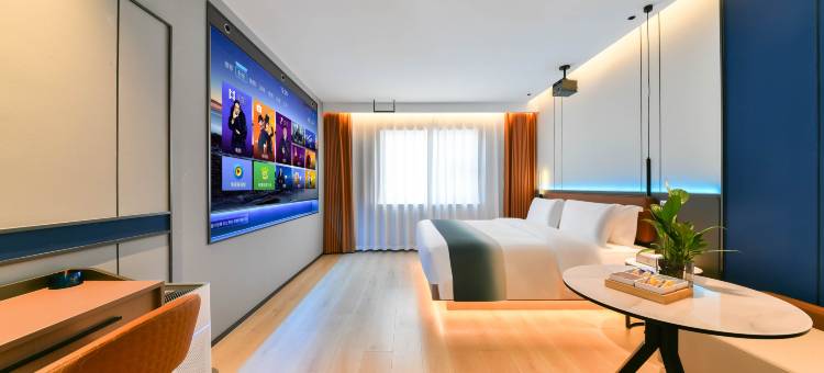 叶与晨电竞电影酒店(新百广场万象城店)图片