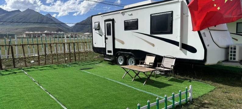 当雄纳木错奇幻马术度假村图片