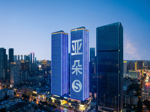 长沙五一广场培元桥地铁站江景亚朵S酒店