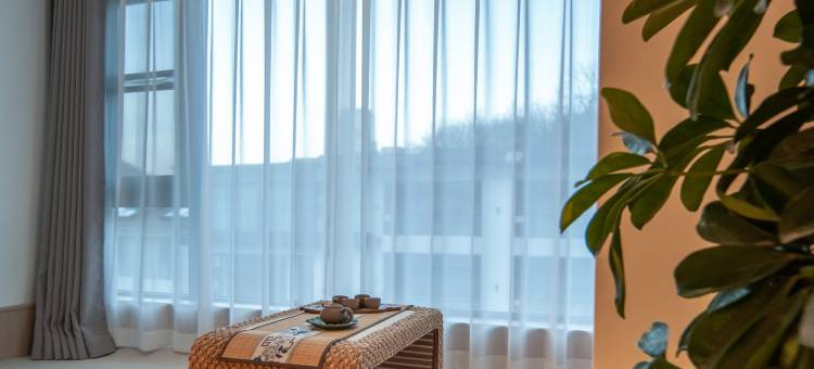 花筑·栾川观山月民宿(老君山中灵索道店)图片