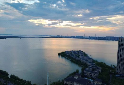 Galactic G-Luxe Hotel Hotel Overview