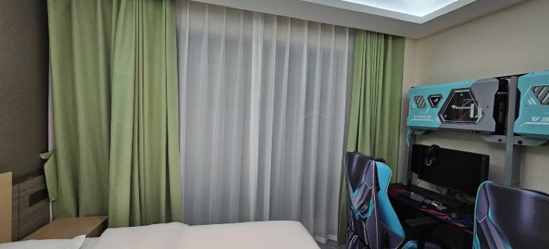 外星人电竞酒店(连云港陇海步行街盐河古巷店)图片