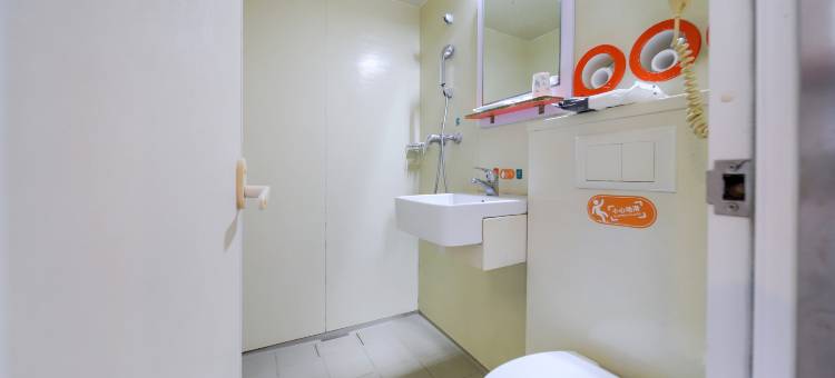 布丁酒店(苏州木渎古镇花苑街地铁站店)图片