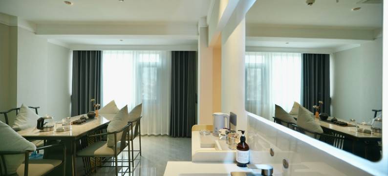 瑷朵酒店( 建水古城小火车店)图片