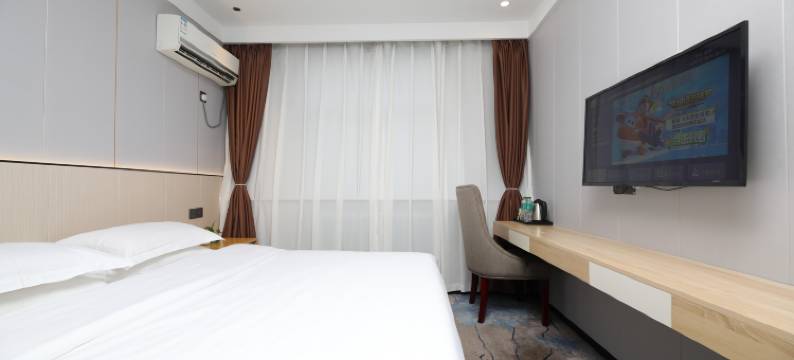 新密金蓝湾主题酒店(中强光年城市广场店)图片