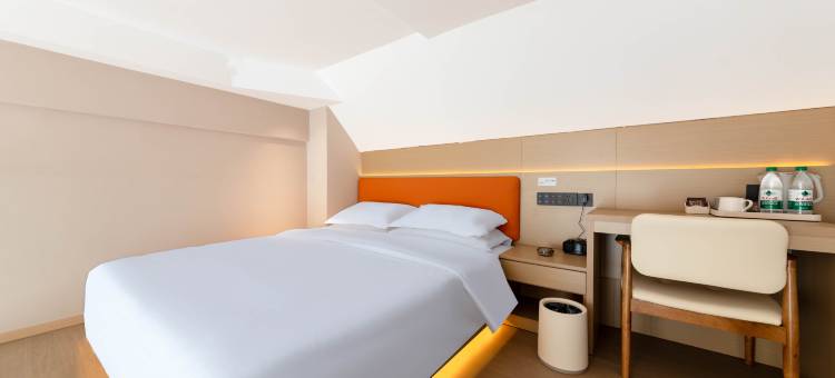 时致月格美宿(郑州大学地铁站正弘汇店)图片