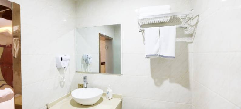 句容灿遇精选酒店图片