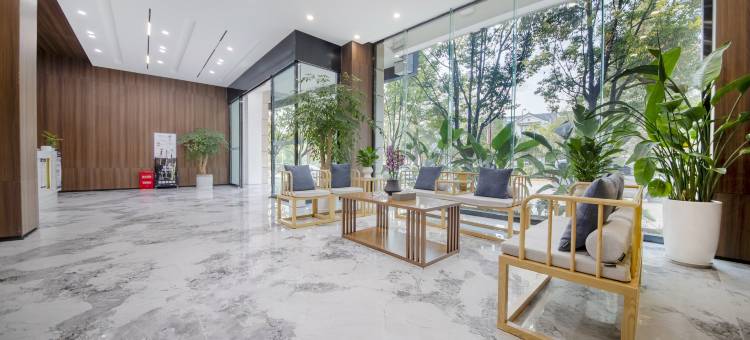 云上四季酒店(泸西阿庐古洞店)图片