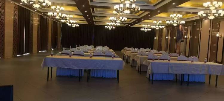 阿拉善右旗金沙假日酒店图片