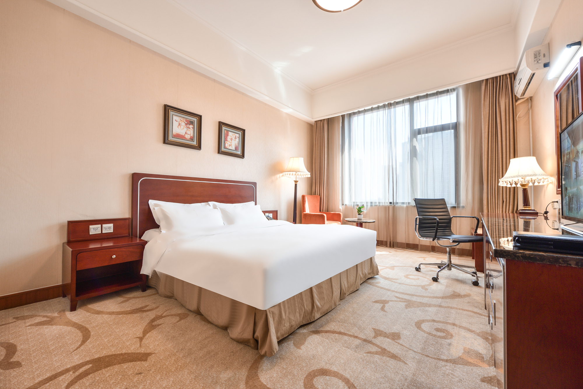 Kerren Hot Spring Hotel Over view