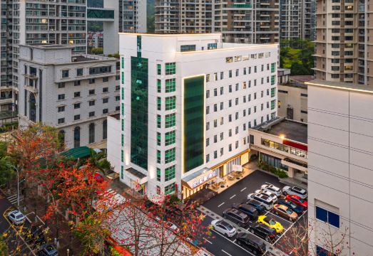 Starway Hotel (Zhuhai Gongbei Port Fuhuali) Hotel Overview