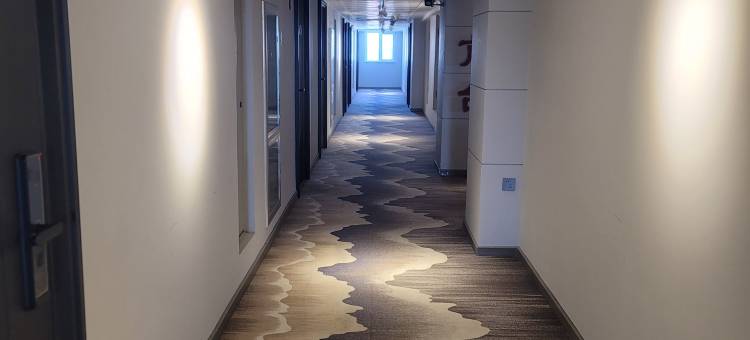 那么海棠·高空城景酒店(沈阳西塔美食街店)图片