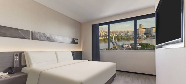 宁波老外滩美术馆亚朵酒店图片