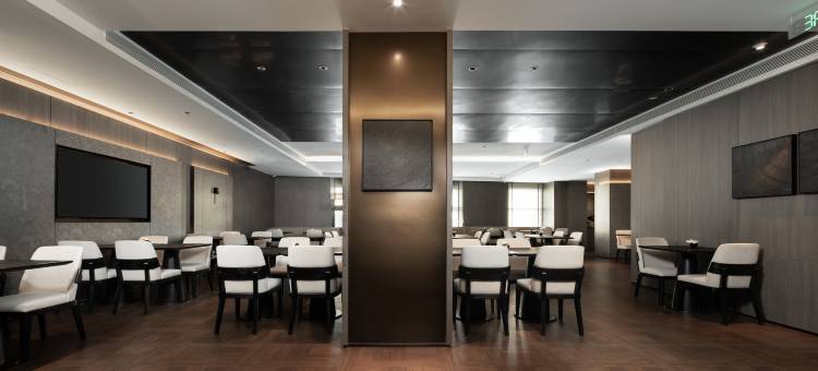 哈尔滨中央大街松花江亚朵酒店图片