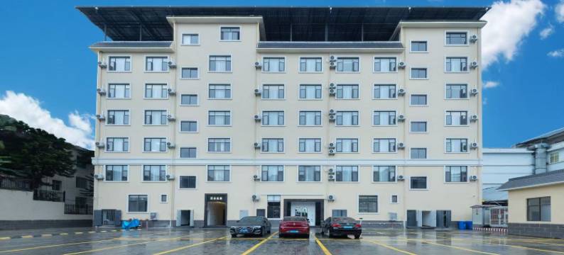 陇川黑金琉璃酒店图片