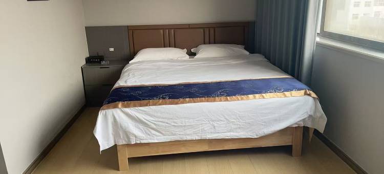 昂拓电竞民宿(唐县中山北大街店)图片