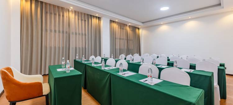 泊纳荟舍国际酒店(盈湖公园店)图片