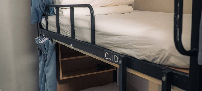 被风吹的人背包客民宿图片