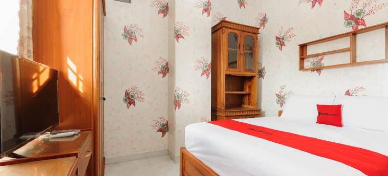 RedDoorz Plus near Mall Sunter图片