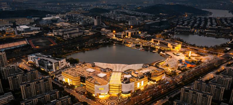 南京仙林中心金鹰广场亚朵酒店图片