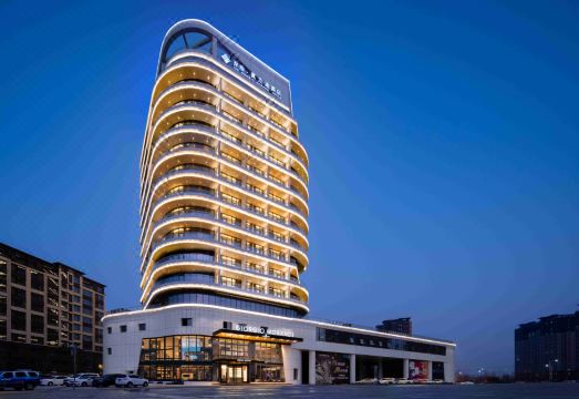 乔治莫兰迪酒店（平邑店）外景图