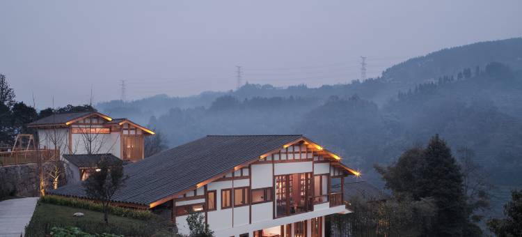 雅安草言殳舍图片