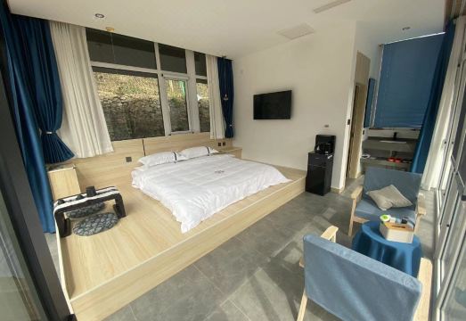 Supreme Home and Three lane Homestay Hotel Overview