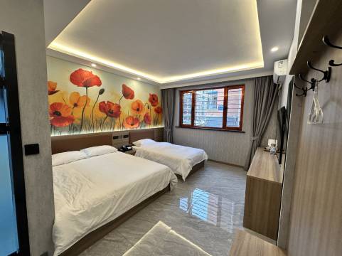 六和商旅宾馆(义县火车站店)