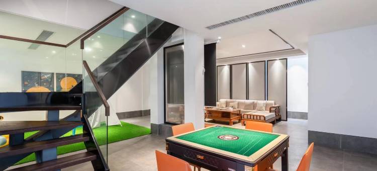 蔚莱港湾泳池度假别墅(三亚湾凤凰机场店)图片