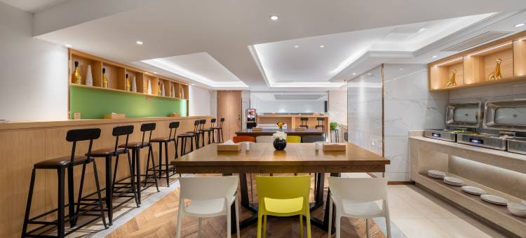 维也纳3好酒店(深圳前海宝安中心欢乐港湾摩天轮店)图片