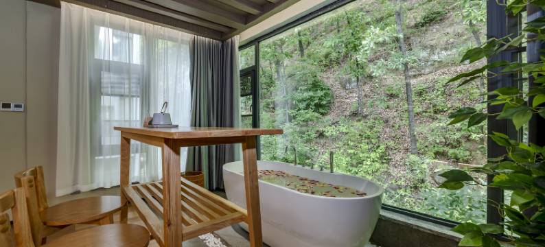 东篱·半日闲民宿(老君山中灵索道店)图片