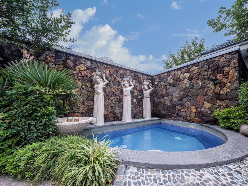 TAI LAKE DREAMLOHAS VILLA RESORT Over view