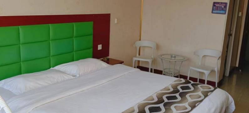 新郑阳光商务宾馆(高坡岩郑州经贸学院店)图片