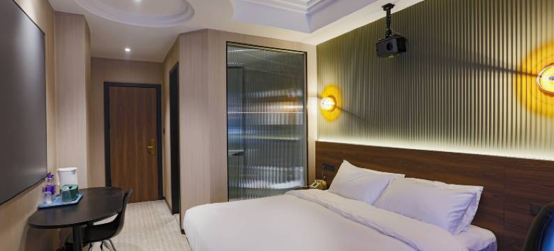 朋克芭蕾酒店(扬州大学荷花池店)图片