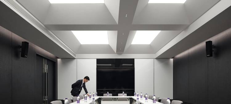 烟台星诺蓝海设计师酒店(烟台大学八角湾大学城店)图片