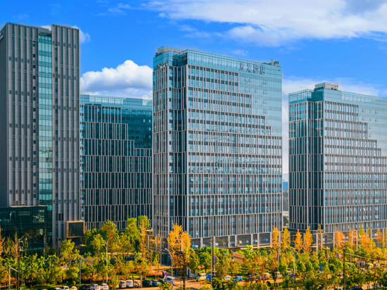 昆明长水国际机场铂港现代广场亚朵酒店