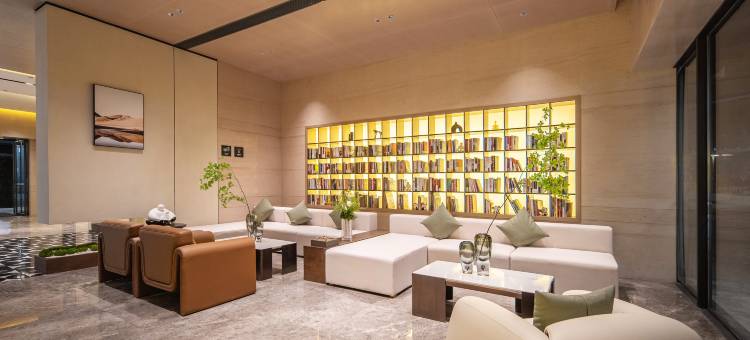 成都新都五粮液文化体育中心亚朵酒店图片