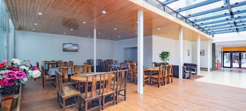松潘洛城酒店(黄龙九寨高铁站川主寺店)图片