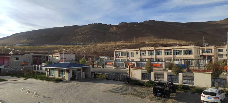 岗巴朗塔酒店图片