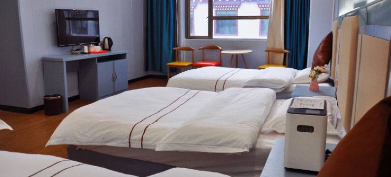 左贡艳辉旅游酒店图片