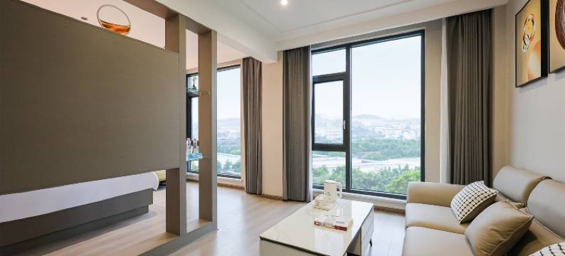 广昌临江轻奢酒店图片