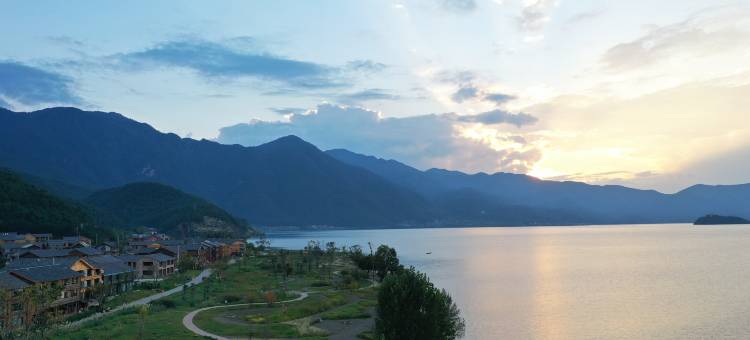 泸沽湖吕娘子客栈图片