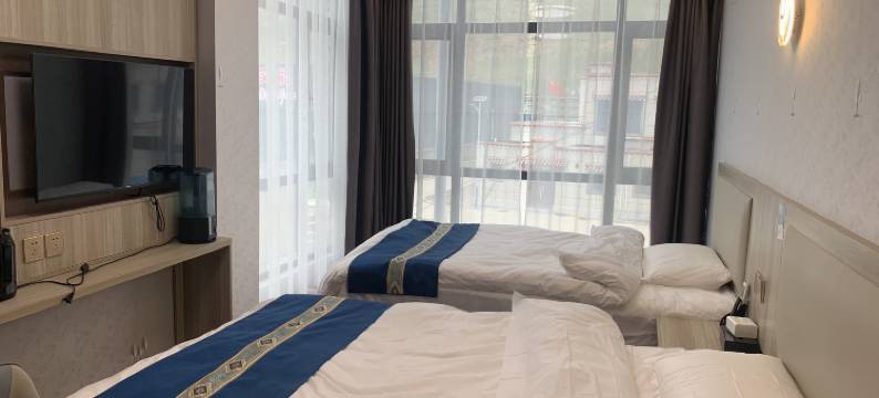 念青唐拉酒店(比如县夏曲卡客运站店)图片