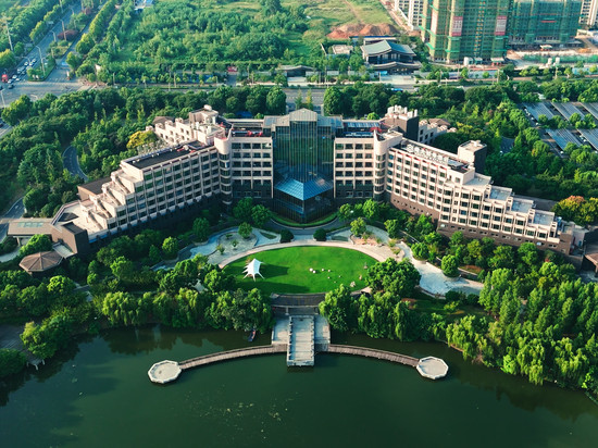 六安曙光铂尊酒店