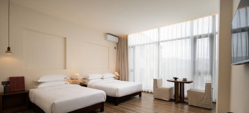 三亚观山隐民宿(三亚凤凰机场店)图片