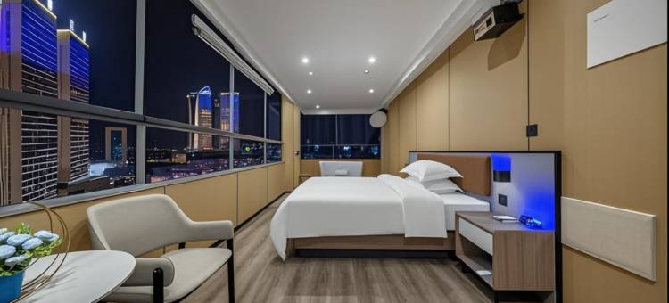 云臣I高空城景 AestheticsDesigner民宿(怀化高铁站万达广场店)图片